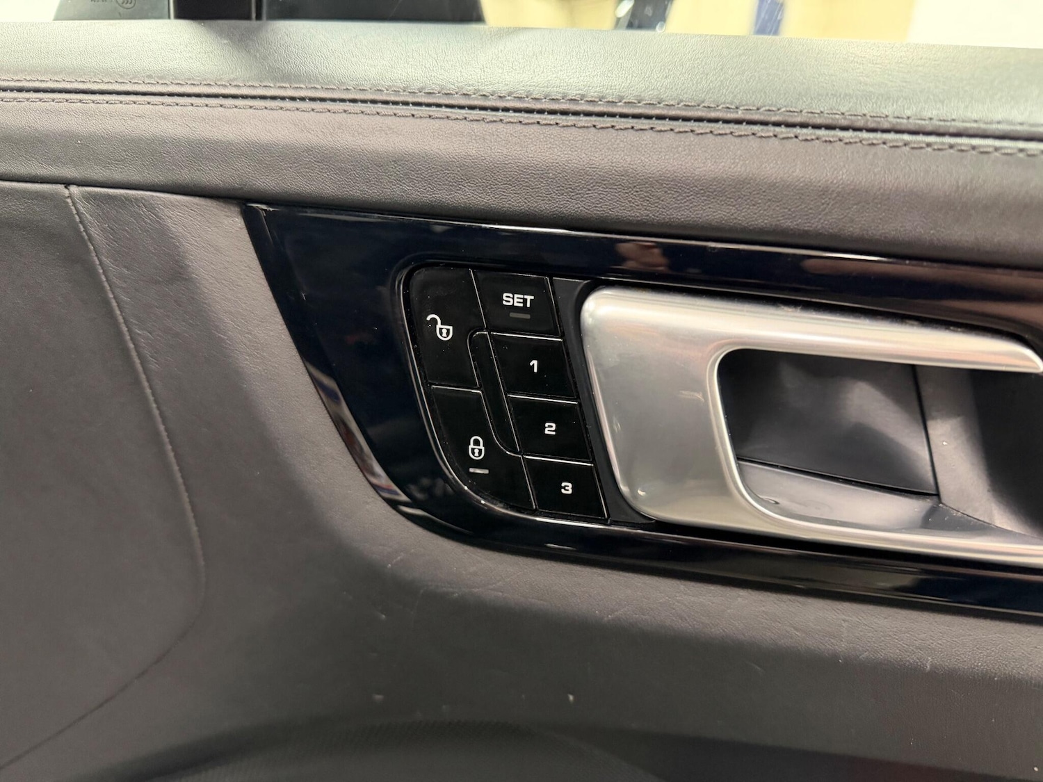 Used Porsche Cayenne 2018 for sale - 77192011: Photo 18