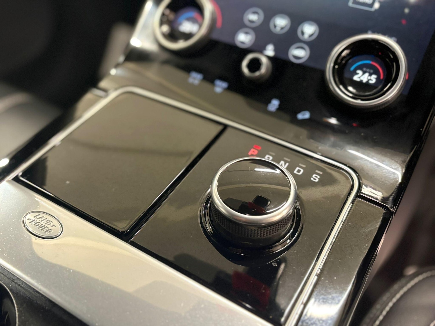 Used Land Rover Range Rover Velar 2017 for sale - 77131046: Photo 11