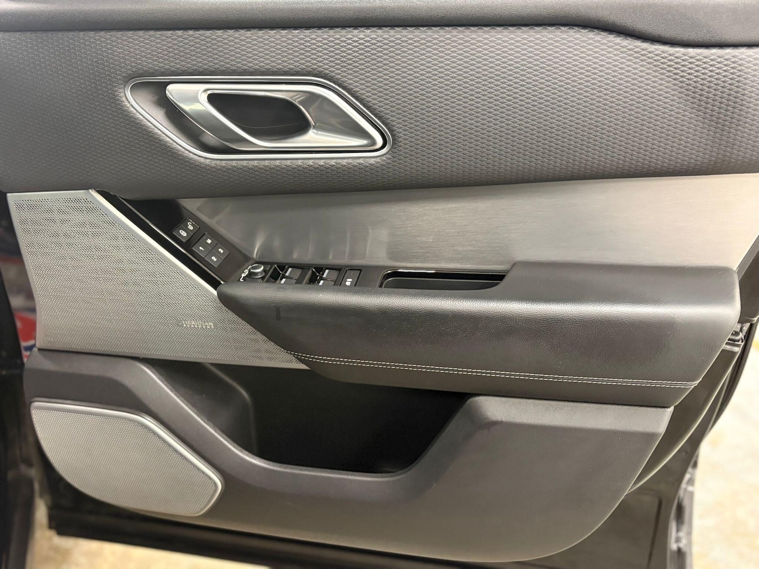 Used Land Rover Range Rover Velar 2017 for sale - 77131046: Photo 23