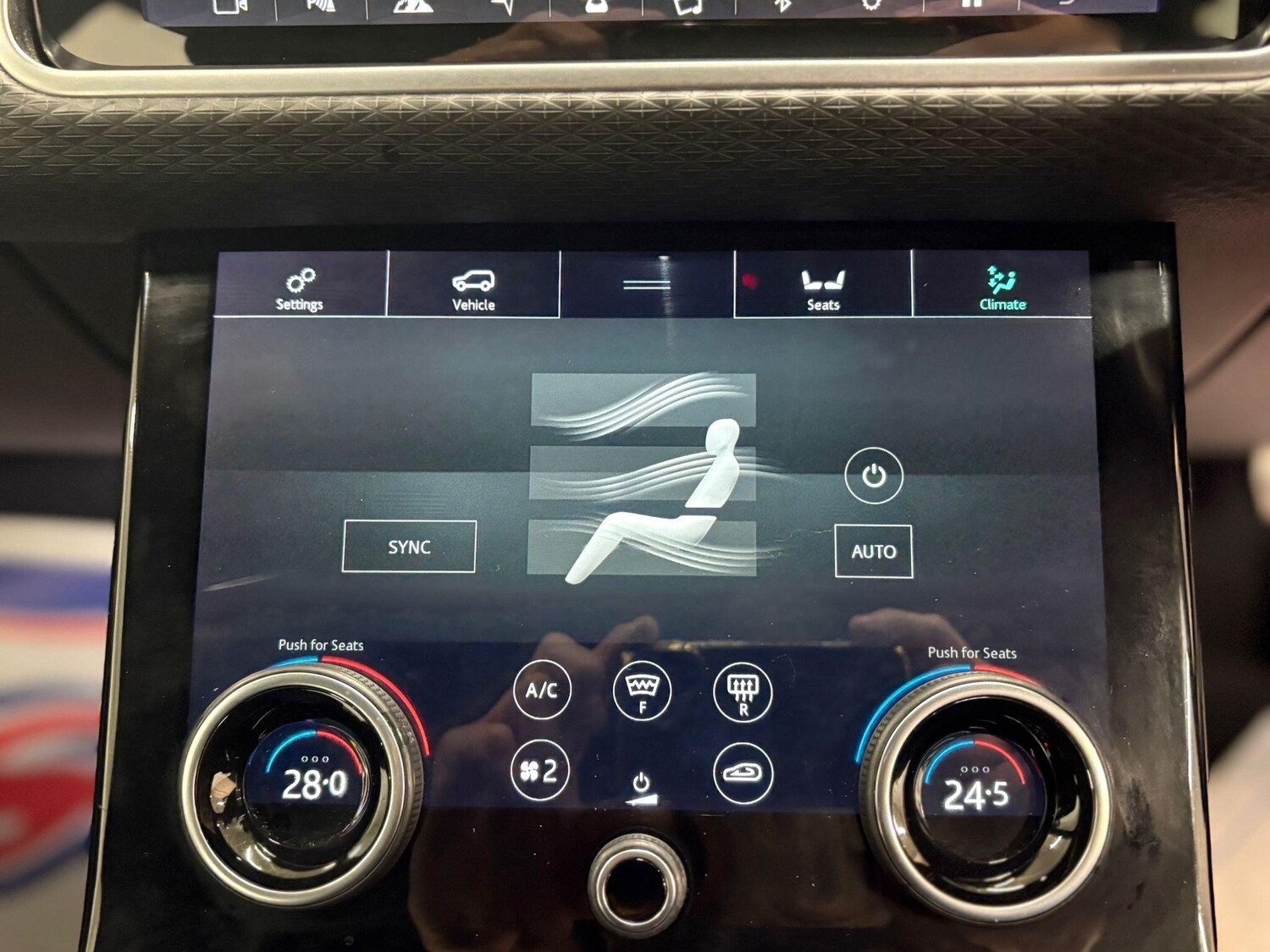 Used Land Rover Range Rover Velar 2017 for sale - 77131046: Photo 33