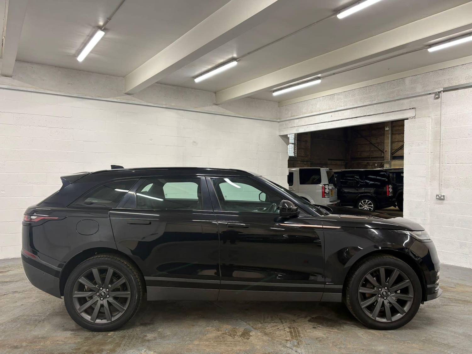Used Land Rover Range Rover Velar 2017 for sale - 77131046: Photo 9