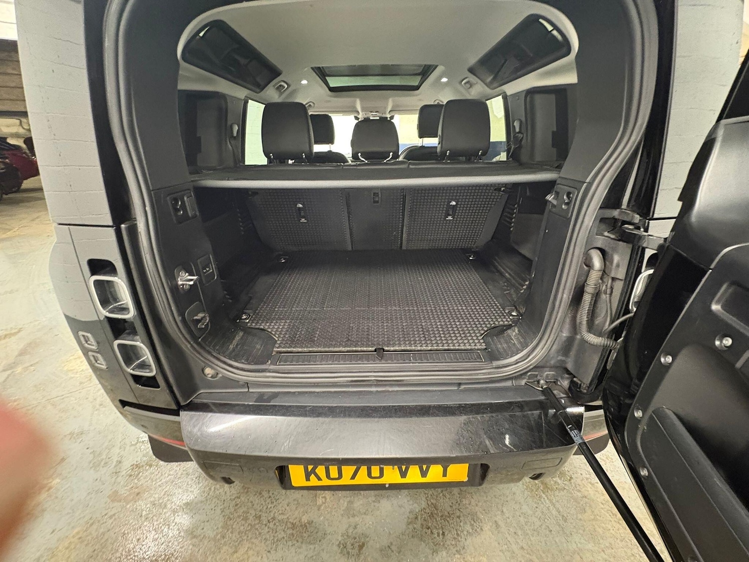 Used Land Rover Defender 110 2020 for sale - 77215544: Photo 13