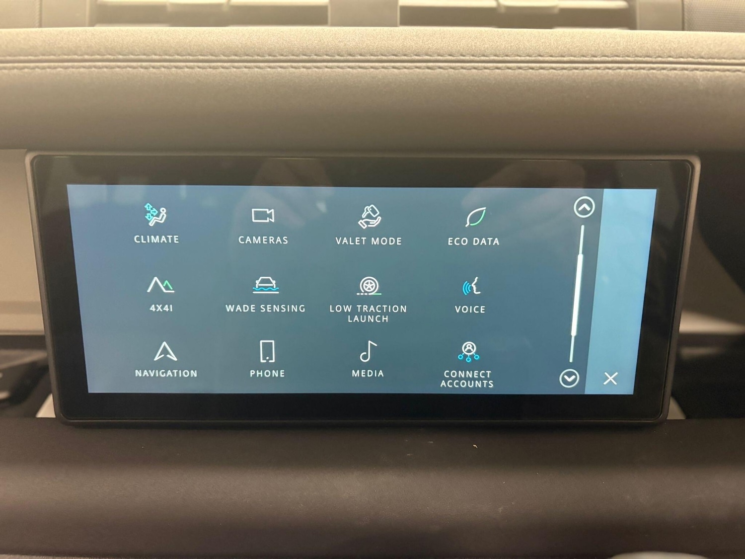 Used Land Rover Defender 110 2020 for sale - 77215544: Photo 32