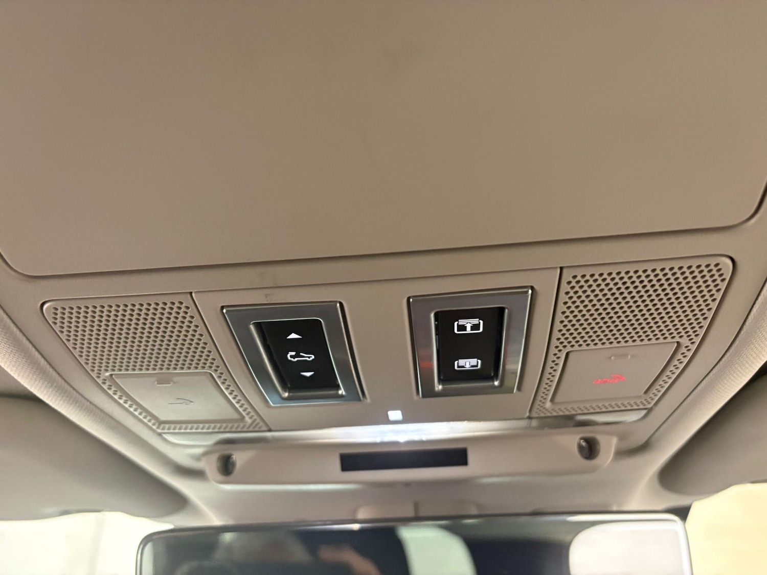 Used Land Rover Defender 110 2020 for sale - 77215544: Photo 33