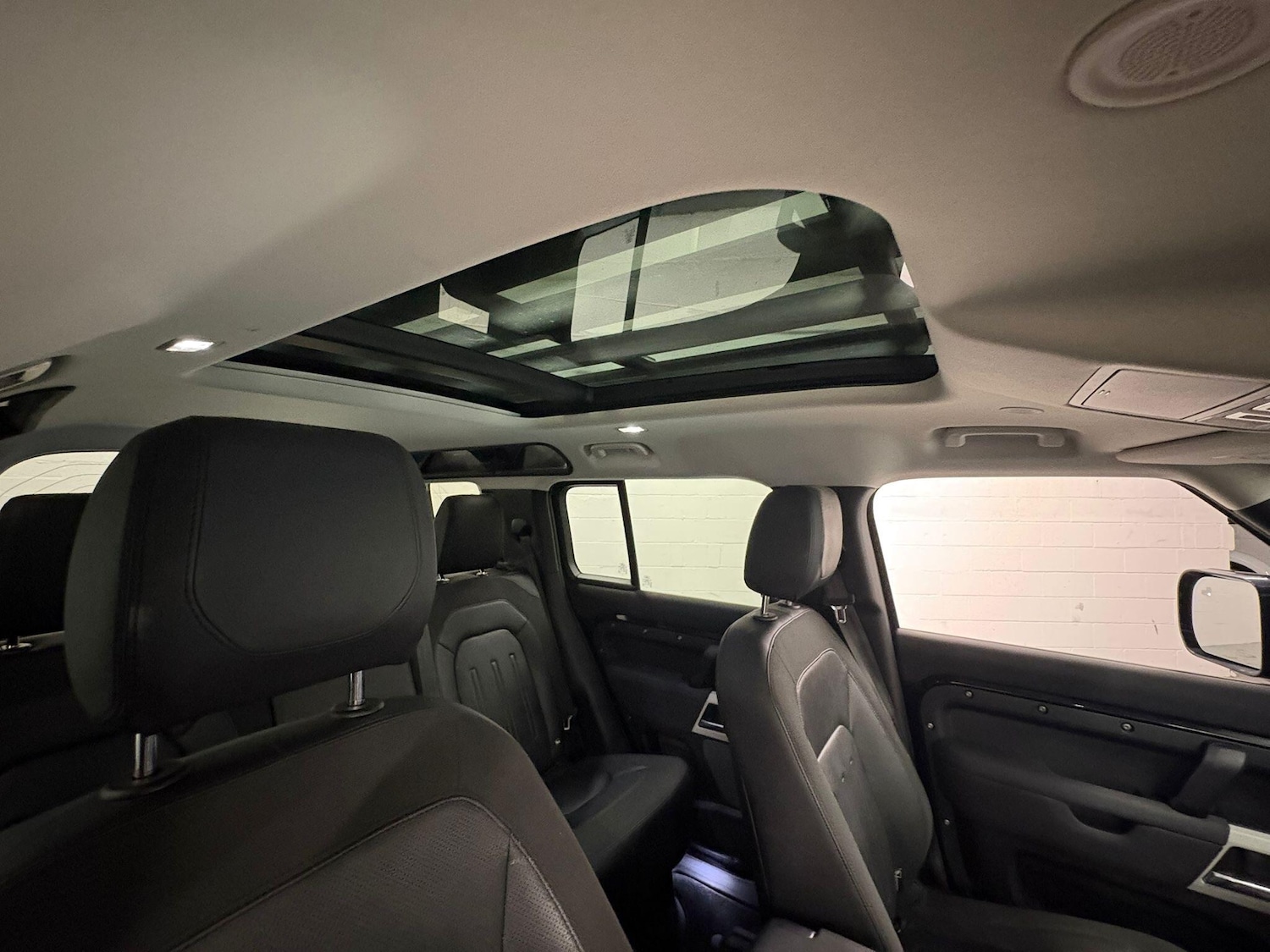 Used Land Rover Defender 110 2020 for sale - 77215544: Photo 35