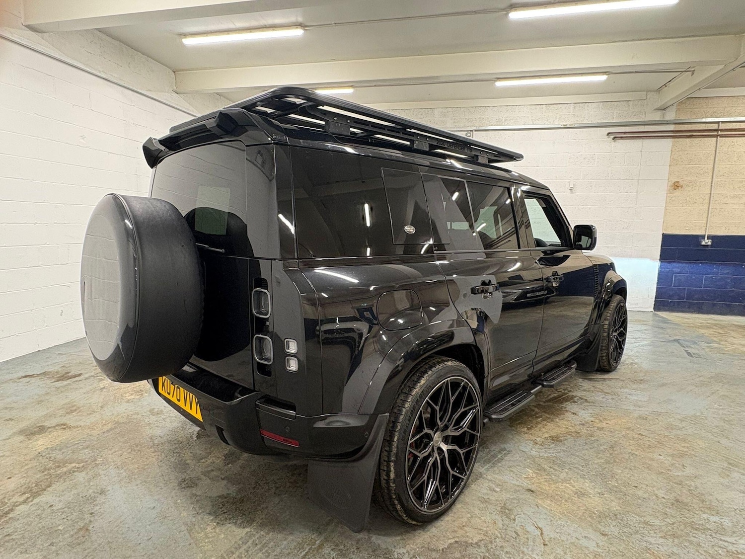 Used Land Rover Defender 110 2020 for sale - 77215544: Photo 4