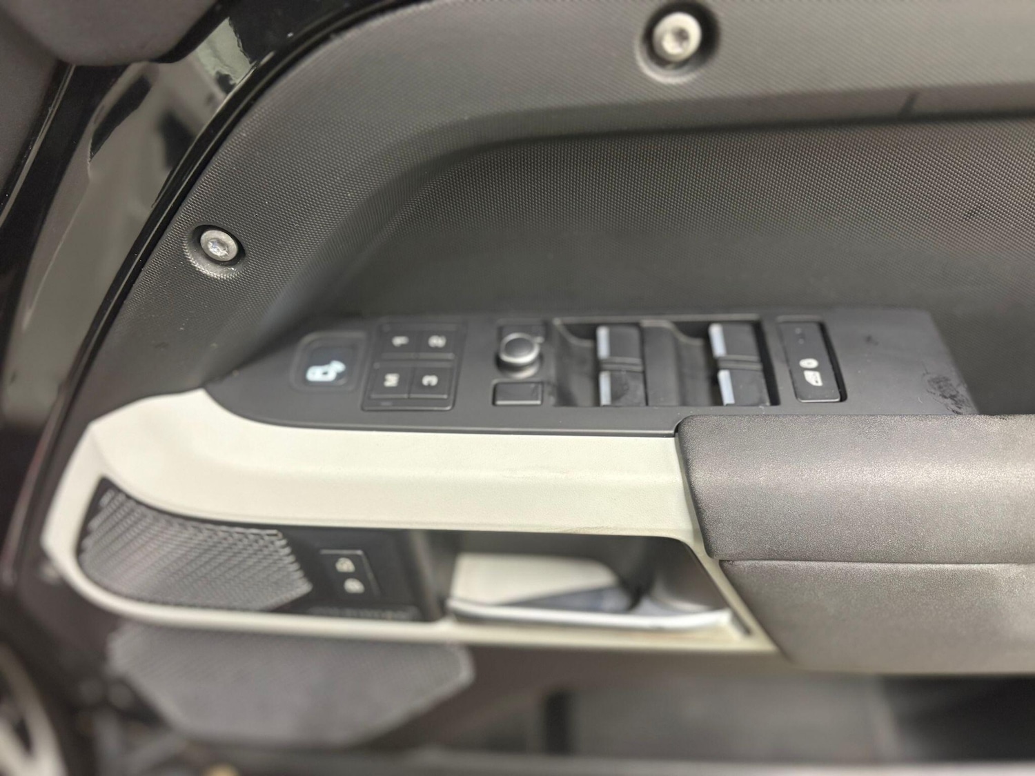 Used Land Rover Defender 110 2020 for sale - 77215544: Photo 74