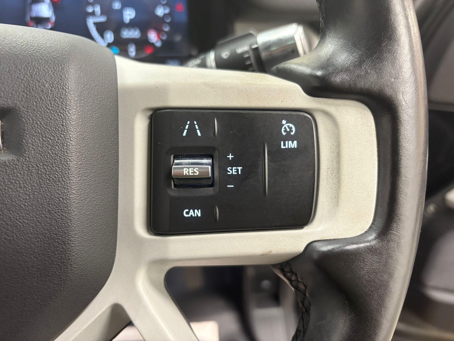 Used Land Rover Defender 110 2020 for sale - 77215544: Photo 84