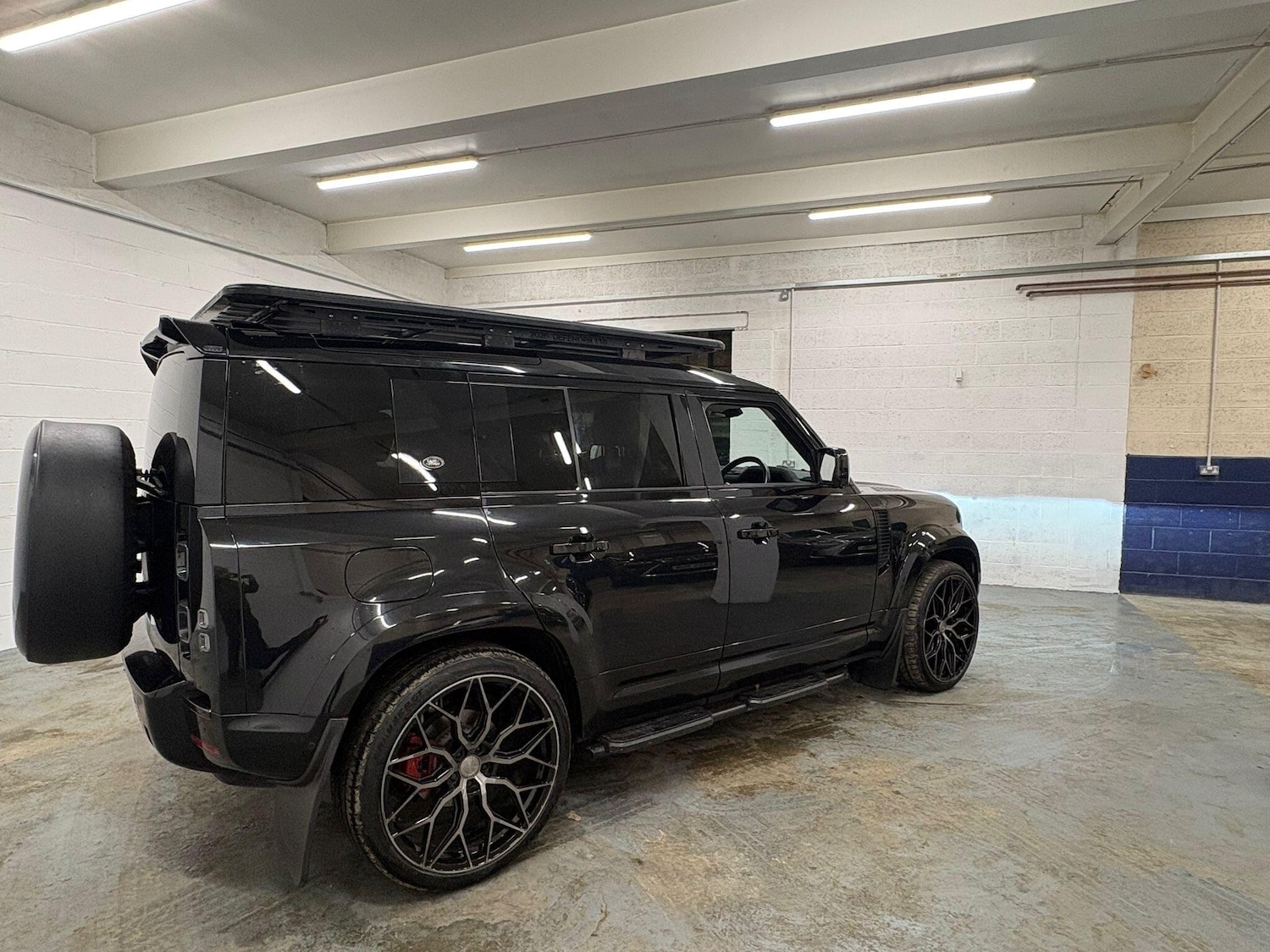 Used Land Rover Defender 110 2020 for sale - 77215544: Photo 85