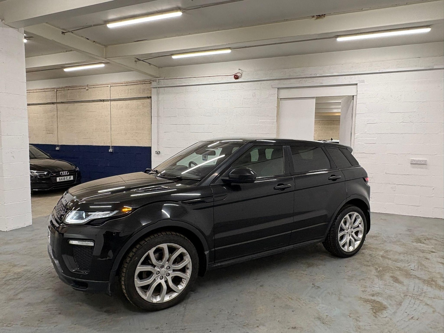 Used Land Rover Range Rover Evoque 2017 for sale - 76550840: Photo 2
