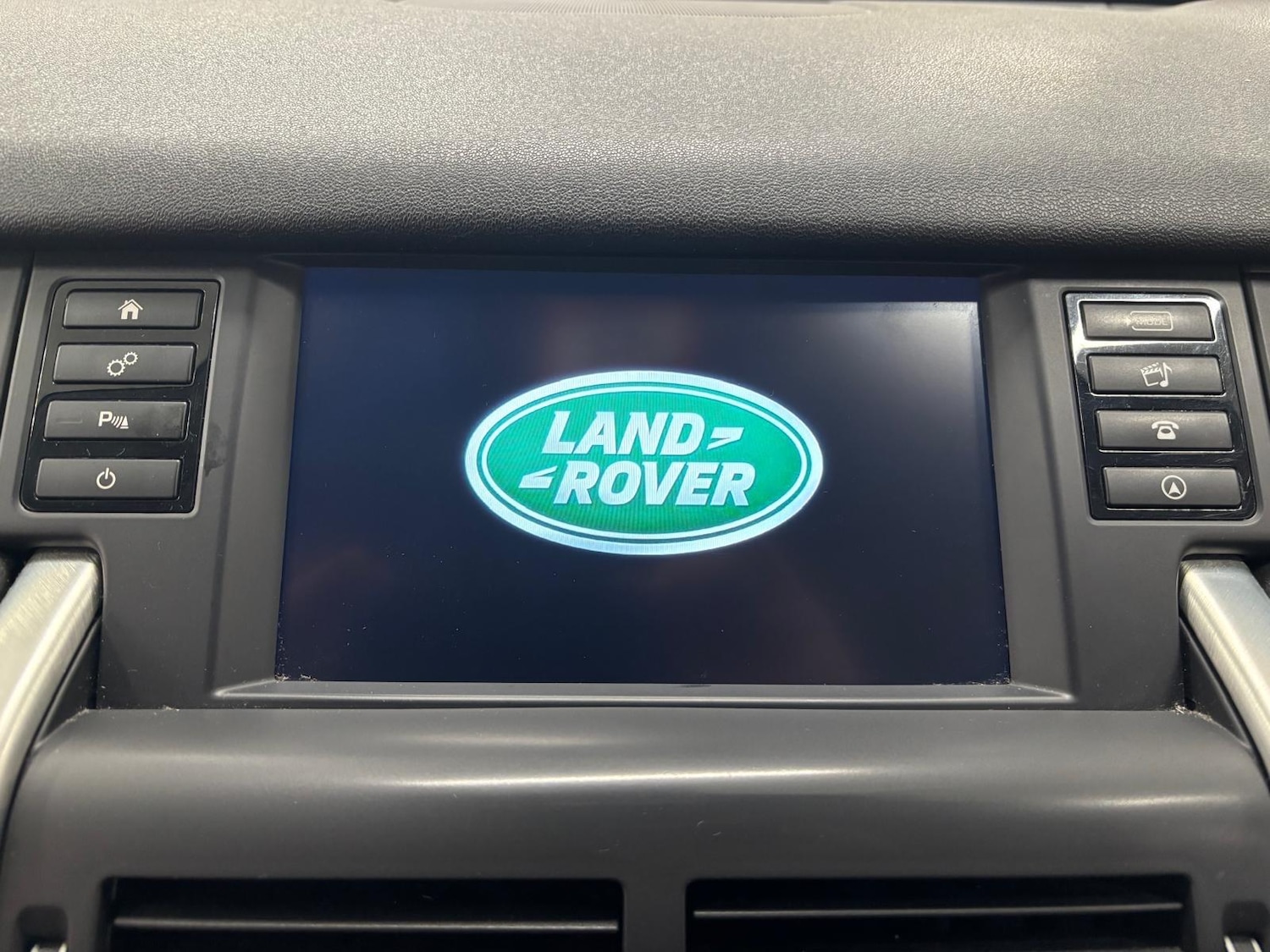 Used Land Rover Discovery Sport 2017 for sale - 76700583: Photo 29