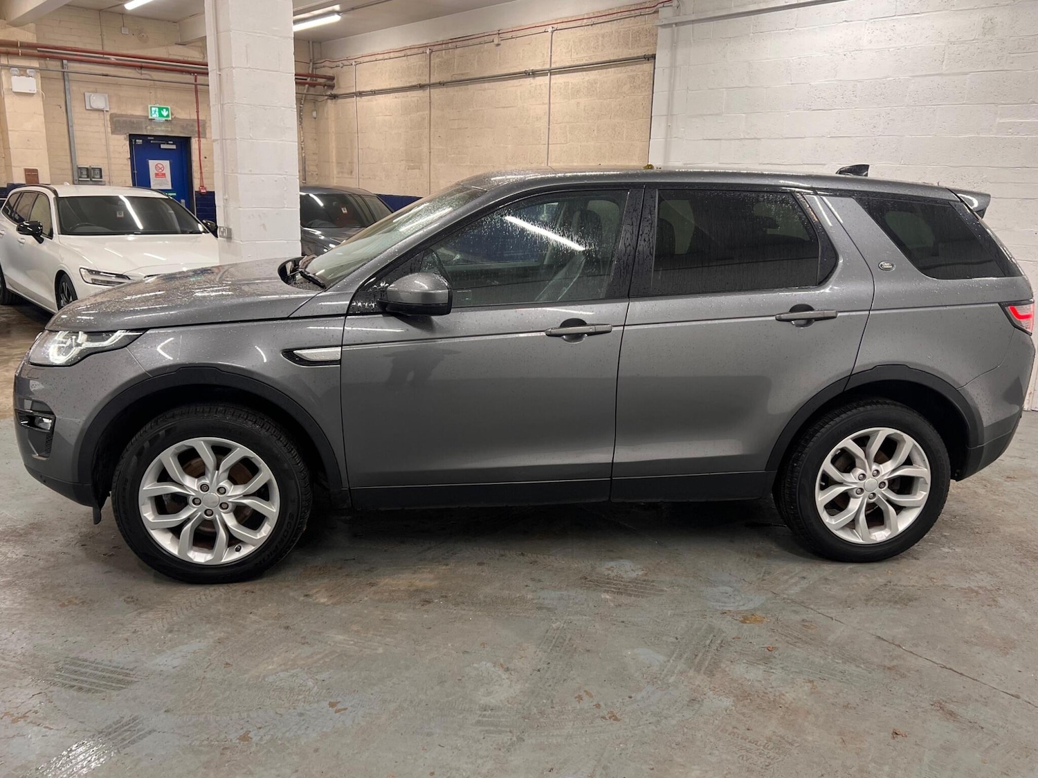Used Land Rover Discovery Sport 2016 for sale - 76832537: Photo 18