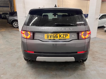 Used Land Rover Discovery Sport 2016 for sale - 76832537: Photo