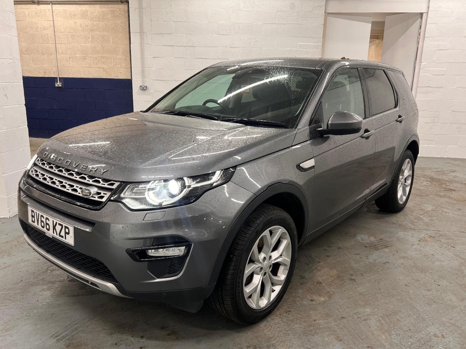 Used Land Rover Discovery Sport 2016 for sale - 76832537: Photo 4