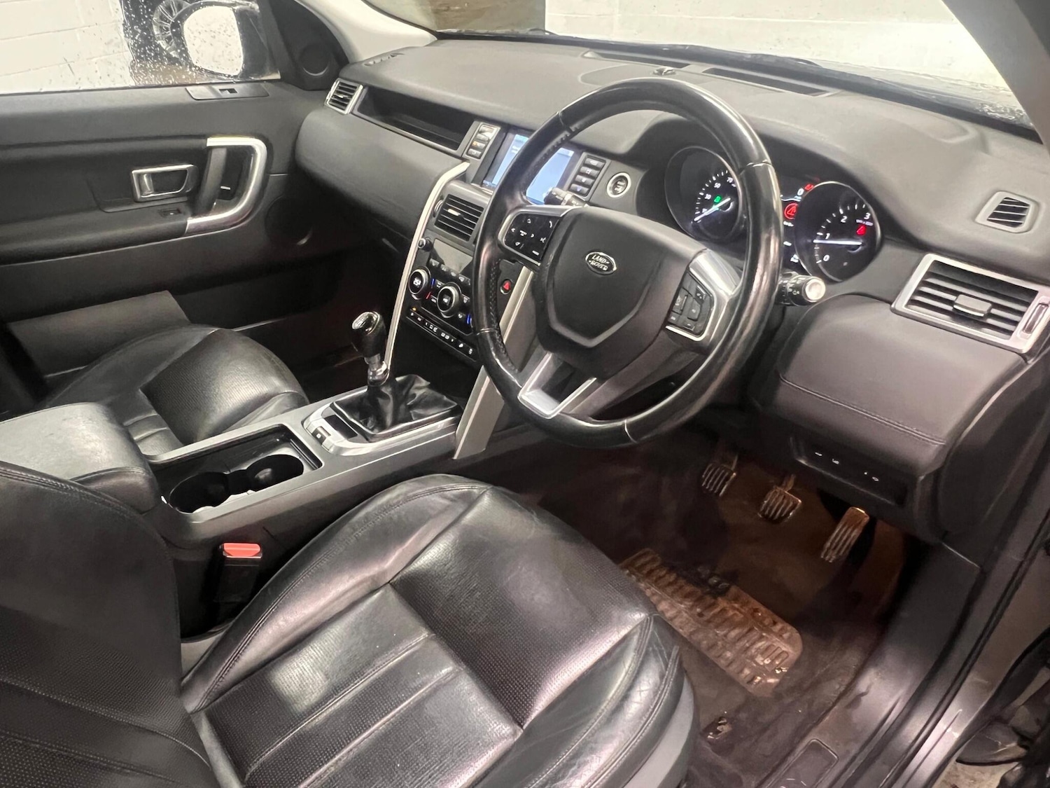 Used Land Rover Discovery Sport 2016 for sale - 76832537: Photo 5