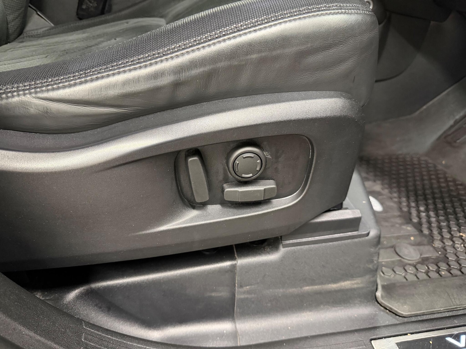 Used Land Rover Defender 2022 for sale - 76865383: Photo 14