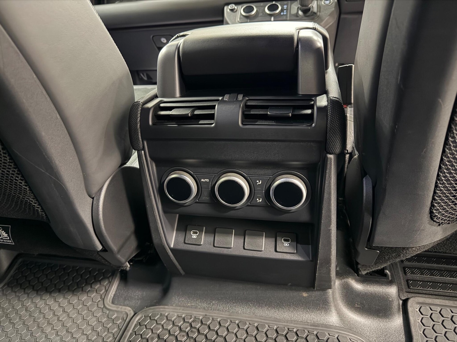 Used Land Rover Defender 2022 for sale - 76865383: Photo 34