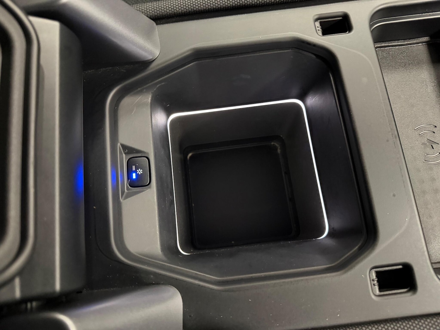 Used Land Rover Defender 2022 for sale - 76865383: Photo 36