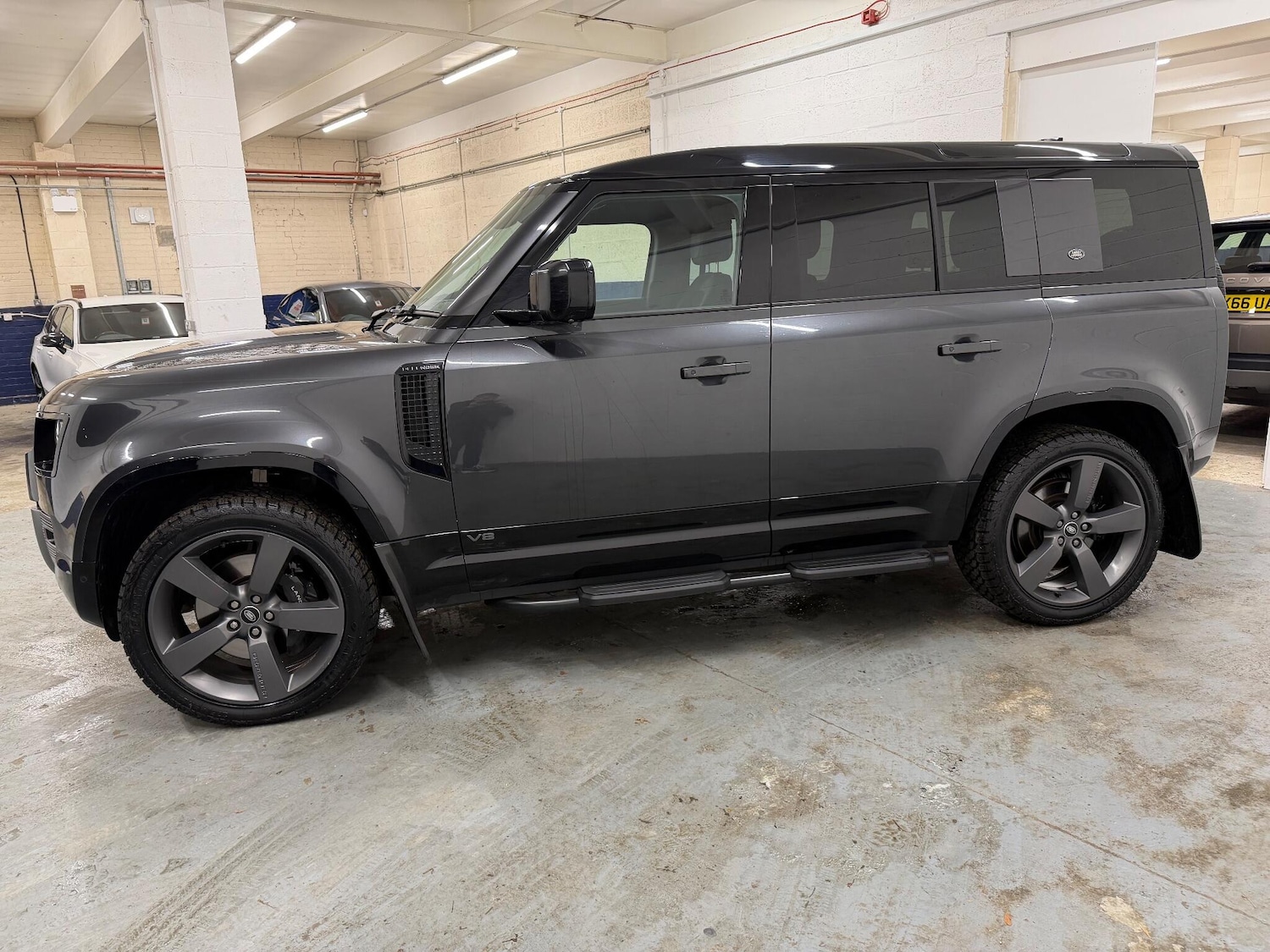 Used Land Rover Defender 2022 for sale - 76865383: Photo 5