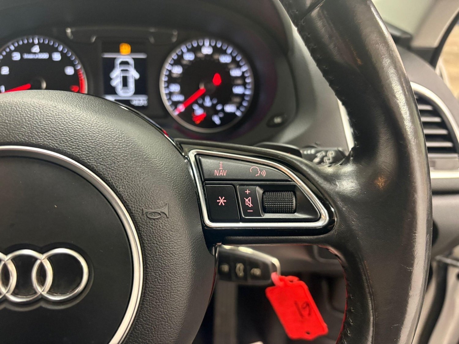 Used Audi Q3 for sale - 77670368: Photo 61