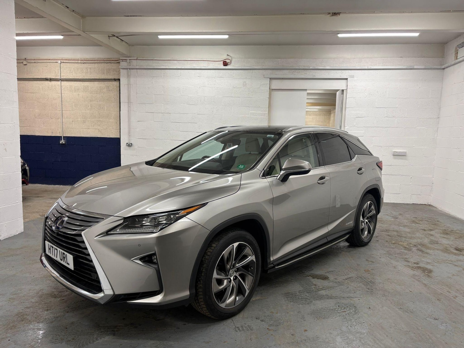 Used Lexus RX 2017 for sale - 76781520: Photo 3