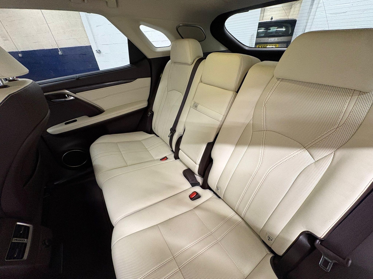 Used Lexus RX 2017 for sale - 76781520: Photo 5