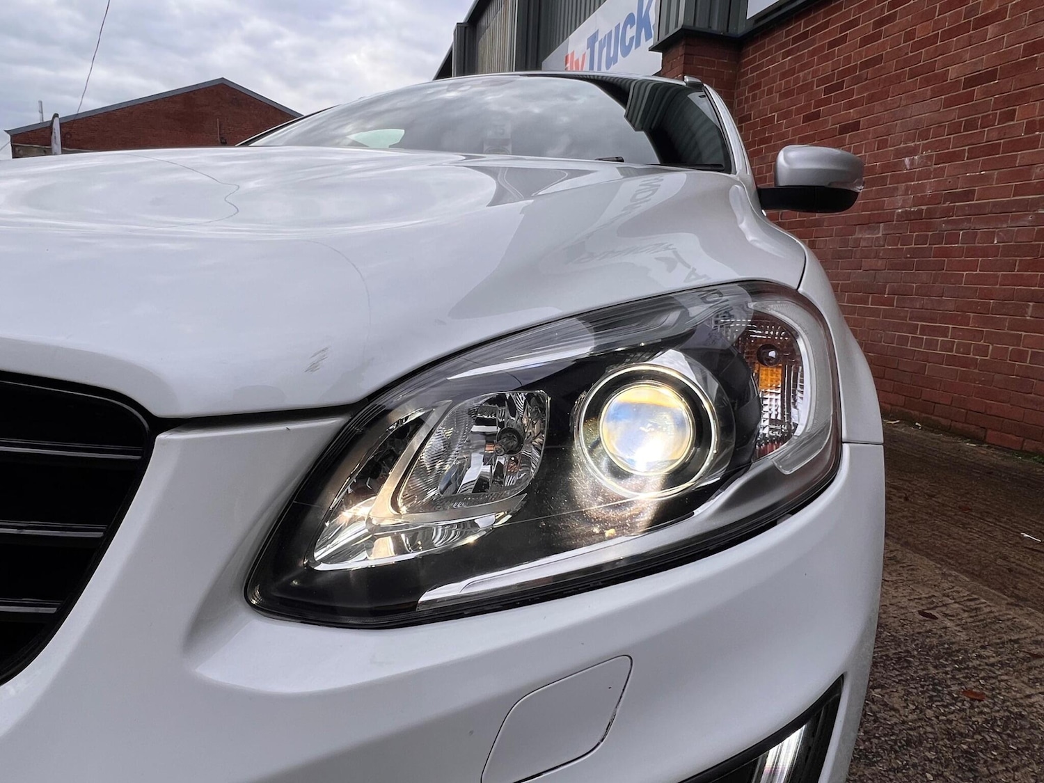 Used Volvo XC60 2016 for sale - 76498799: Photo 28