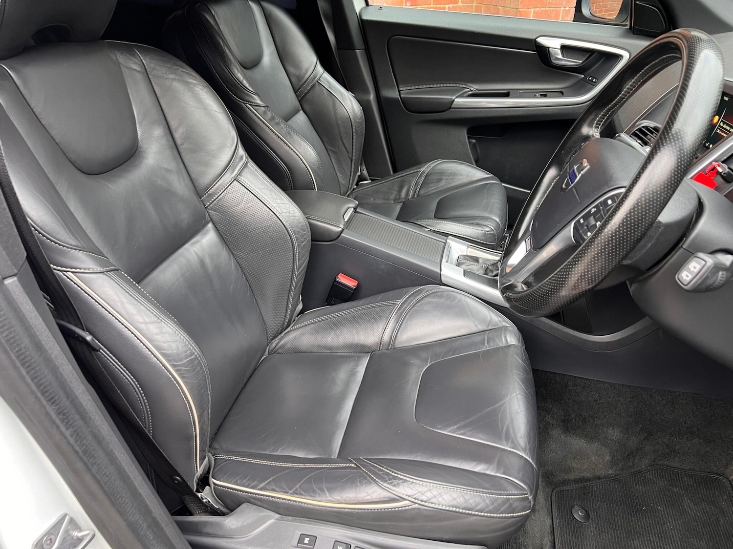 Used Volvo XC60 2016 for sale - 76498799: Photo 33