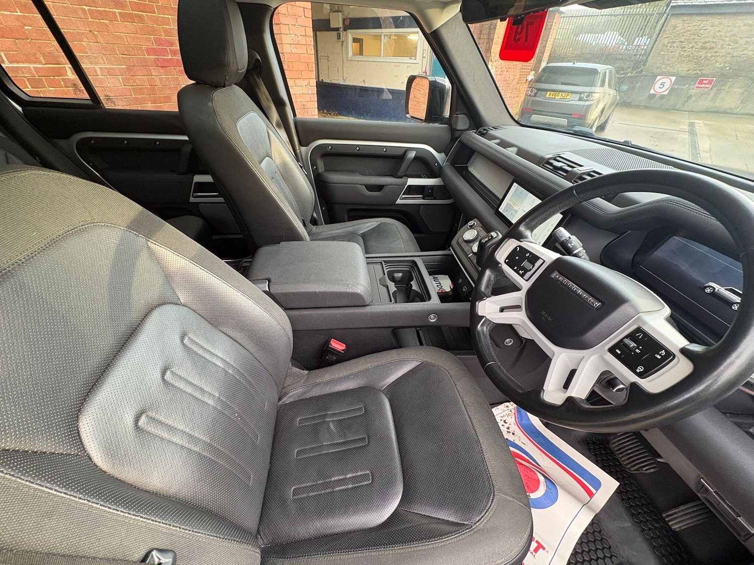 Used Land Rover Defender 2021 for sale - 77109596: Photo 28