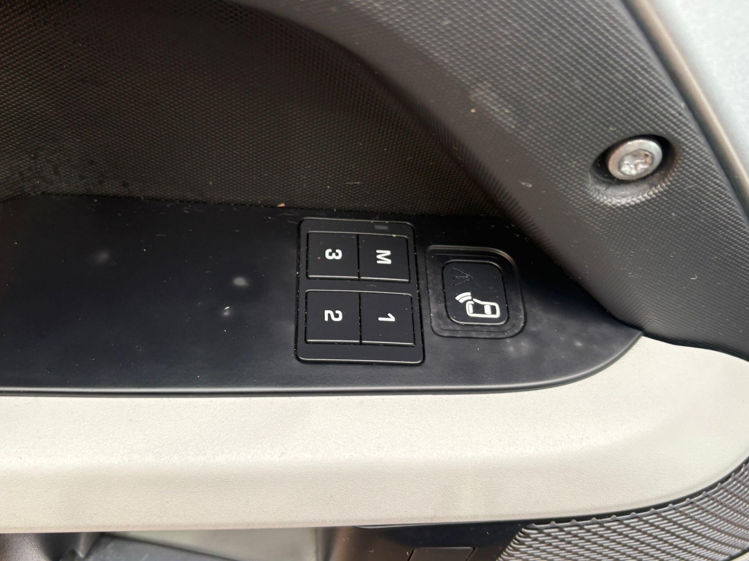 Used Land Rover Defender 2021 for sale - 77109596: Photo 29