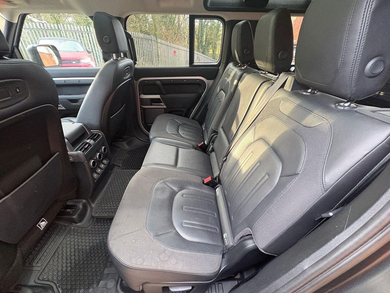 Used Land Rover Defender 2021 for sale - 77109596: Photo 30