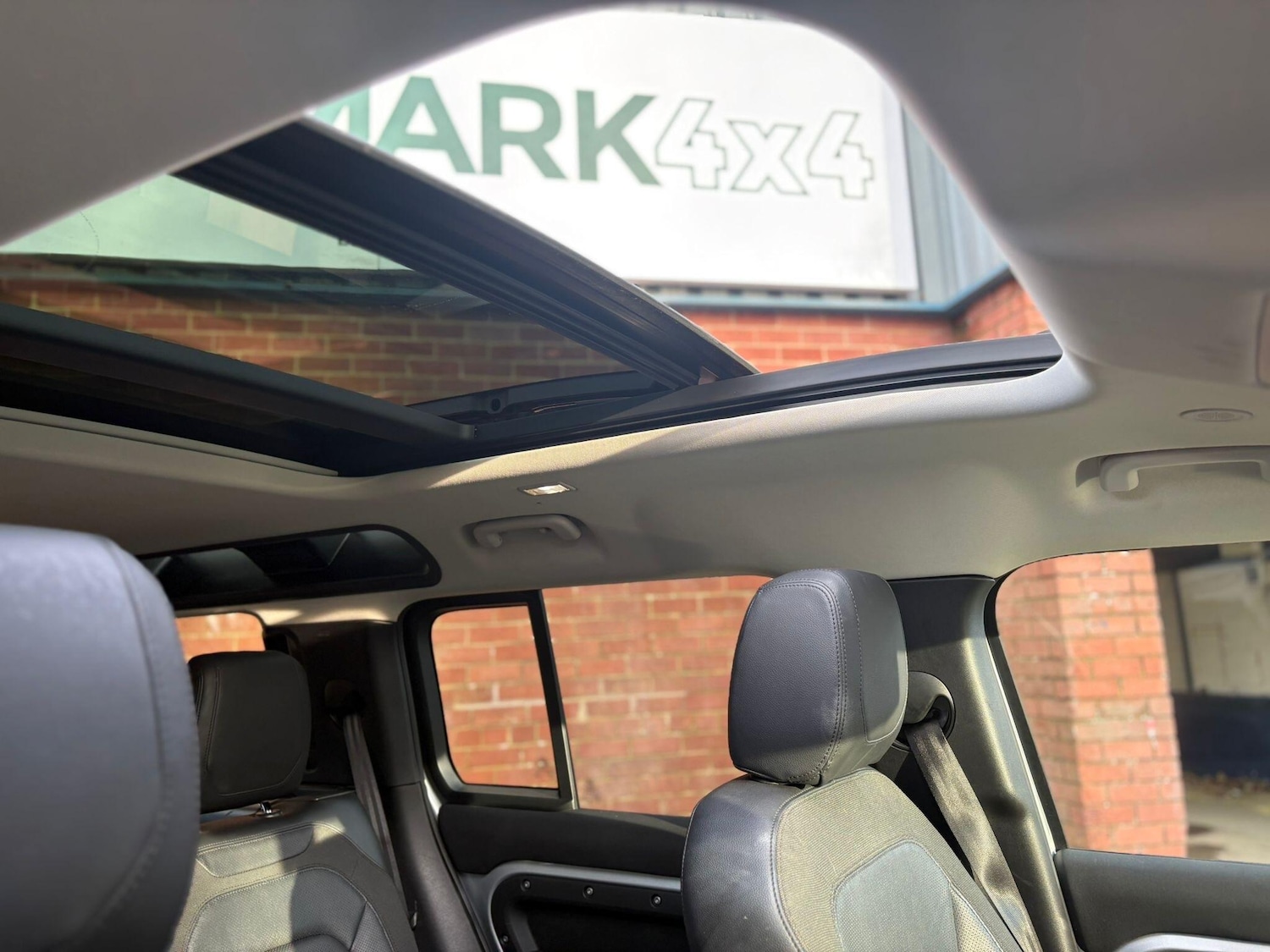 Used Land Rover Defender 2021 for sale - 77109596: Photo 35