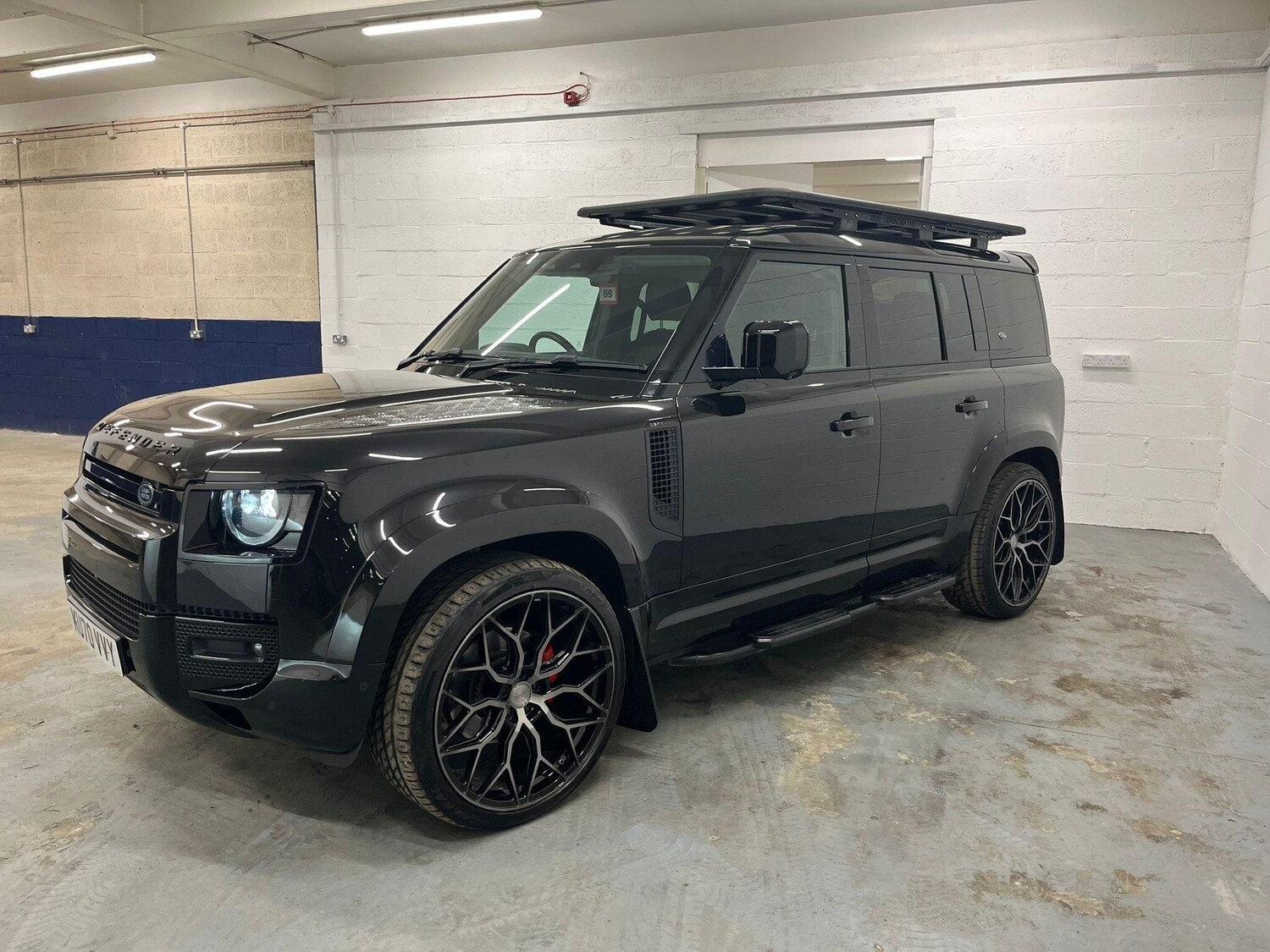 Used Land Rover Defender 110 for sale - 77783531: Photo 8