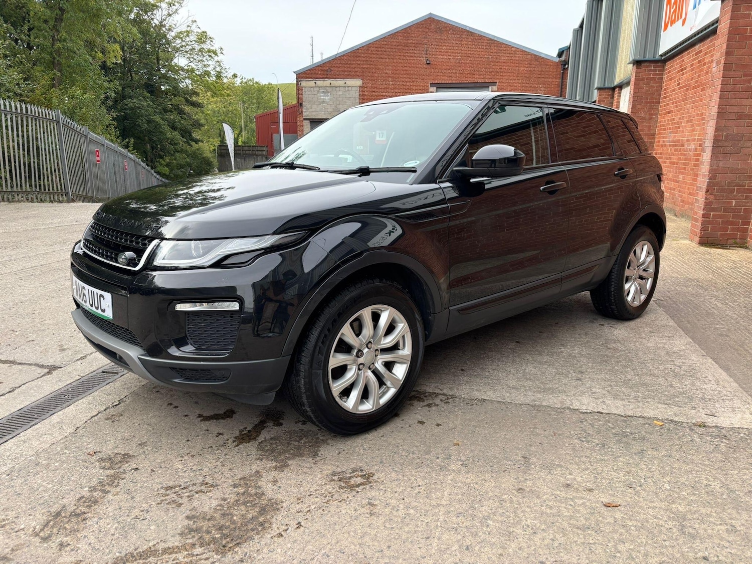 Used Land Rover Range Rover Evoque 2016 for sale - 76109645: Photo 2