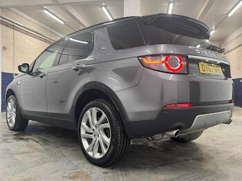 Used Land Rover Discovery Sport 2017 for sale - 77898477: Photo