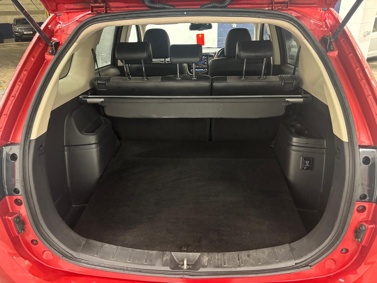 Used Mitsubishi Outlander 2018 for sale - 76772179: Photo 27