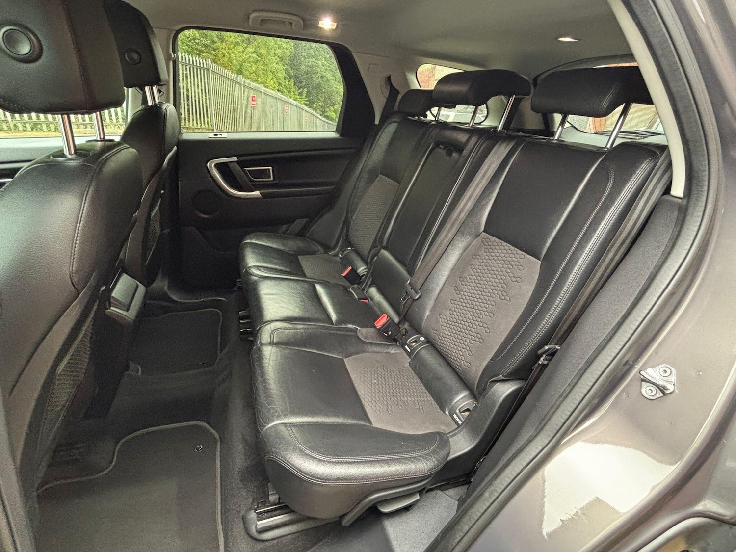 Used Land Rover Discovery Sport 2016 for sale - 76136608: Photo 12