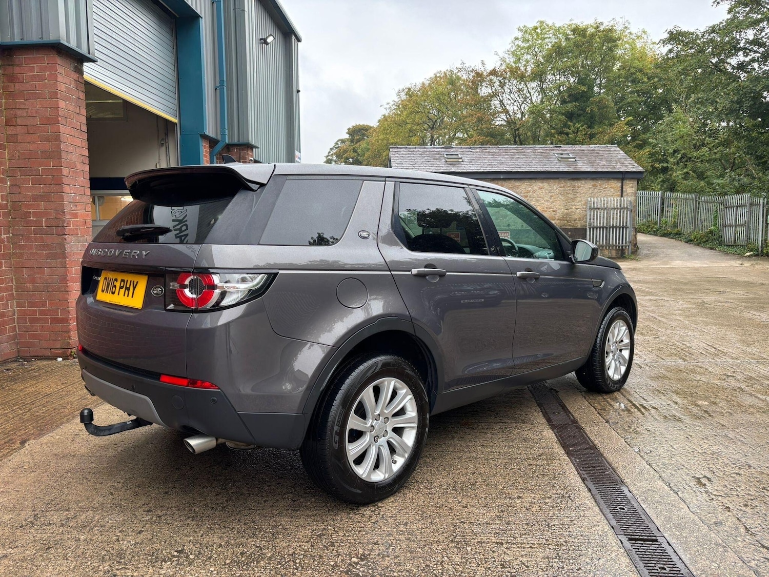 Used Land Rover Discovery Sport 2016 for sale - 76136608: Photo 15