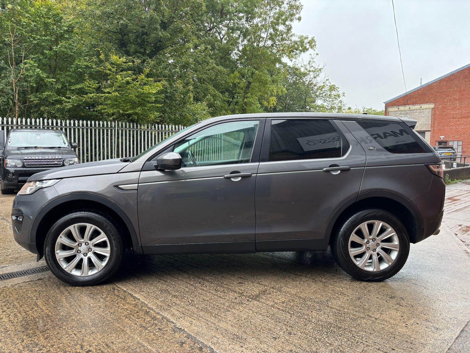Used Land Rover Discovery Sport 2016 for sale - 76136608: Photo 5