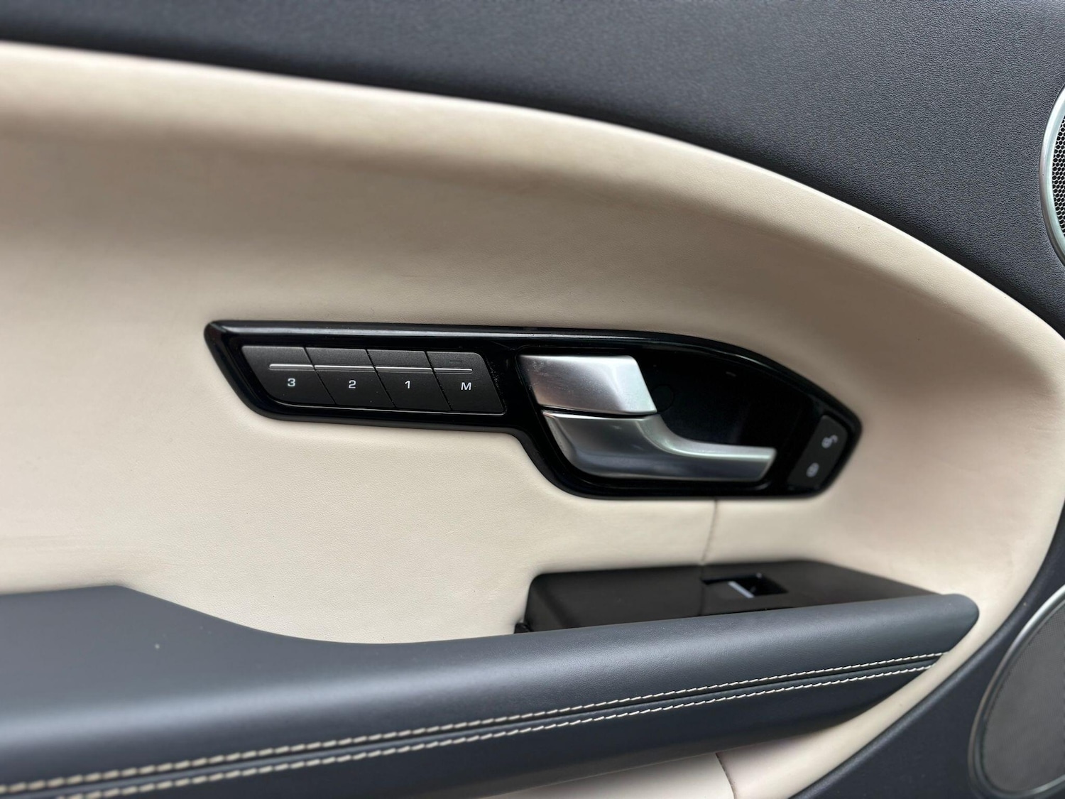 Used Land Rover Range Rover Evoque 2016 for sale - 76060160: Photo 21