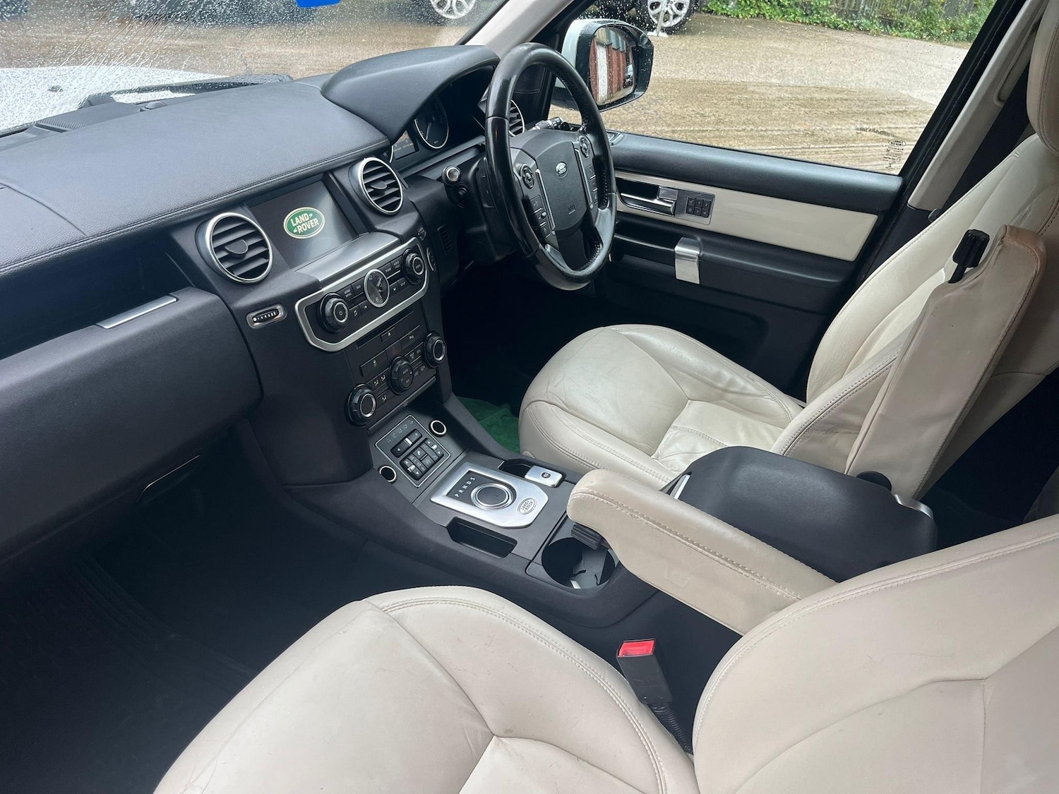 Used Land Rover Discovery 2014 for sale - 76584492: Photo 2