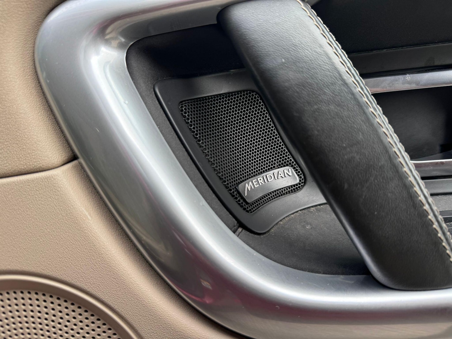 Used Land Rover Discovery Sport 2017 for sale - 76987697: Photo 12