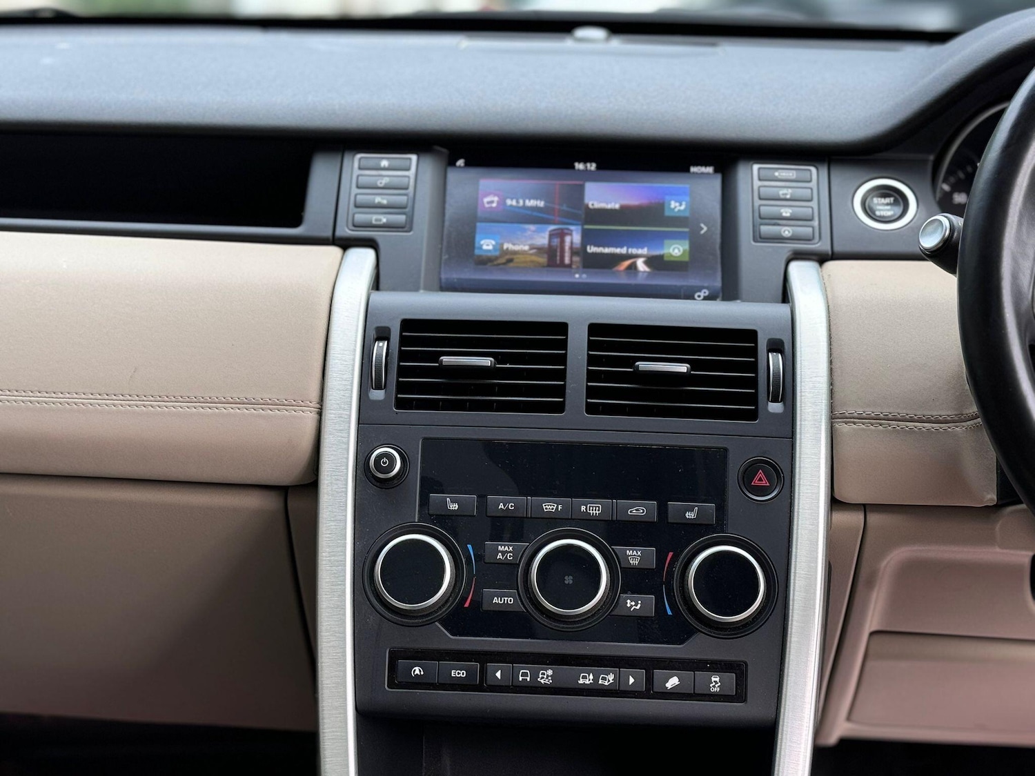 Used Land Rover Discovery Sport 2017 for sale - 76987697: Photo 15