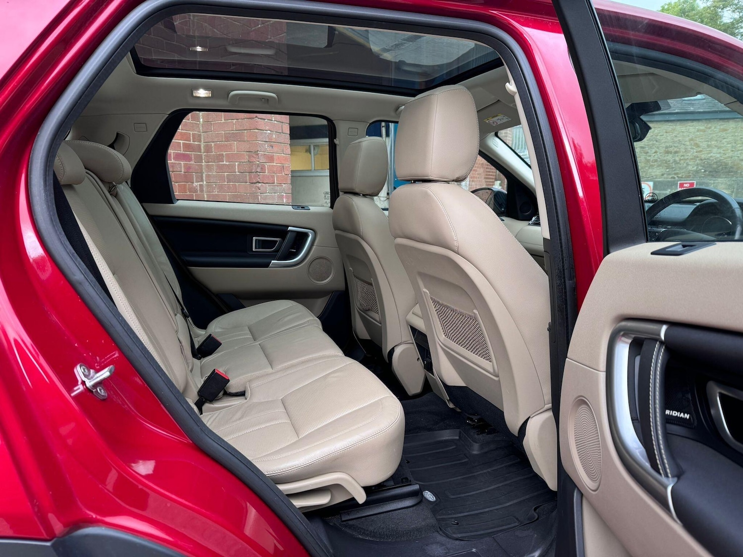 Used Land Rover Discovery Sport 2017 for sale - 76987697: Photo 19