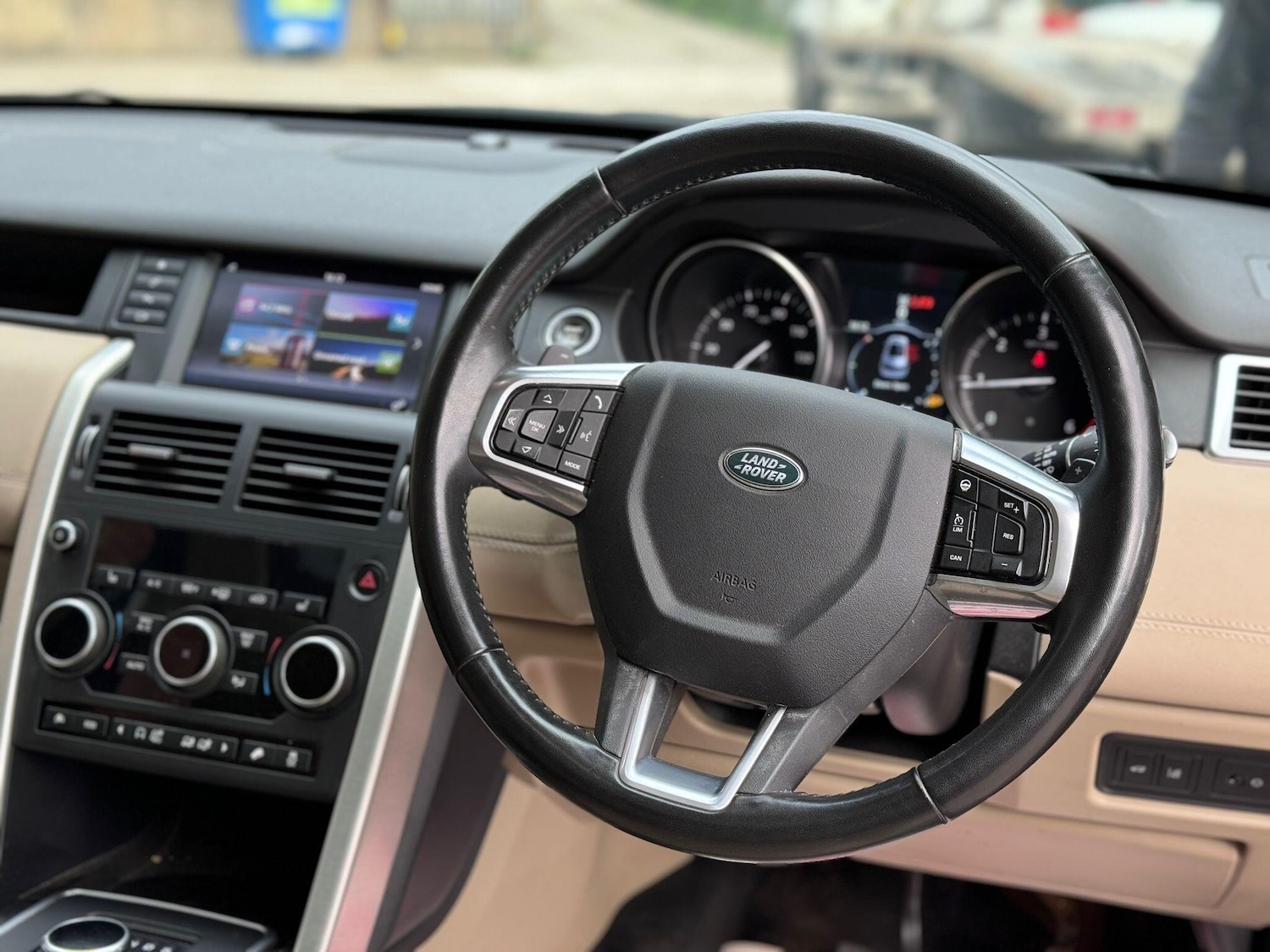 Used Land Rover Discovery Sport 2017 for sale - 76987697: Photo 28