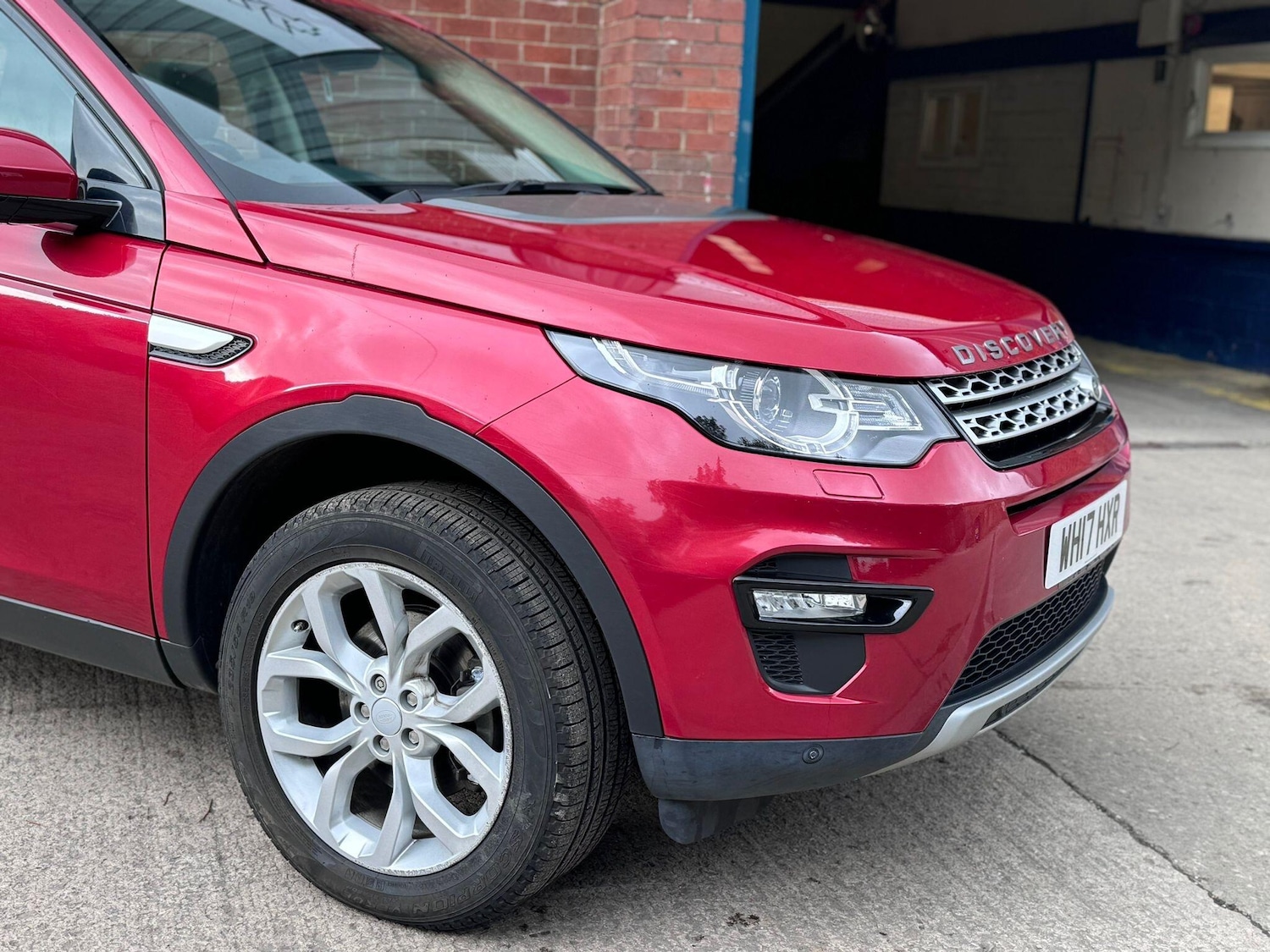 Used Land Rover Discovery Sport 2017 for sale - 76987697: Photo 31