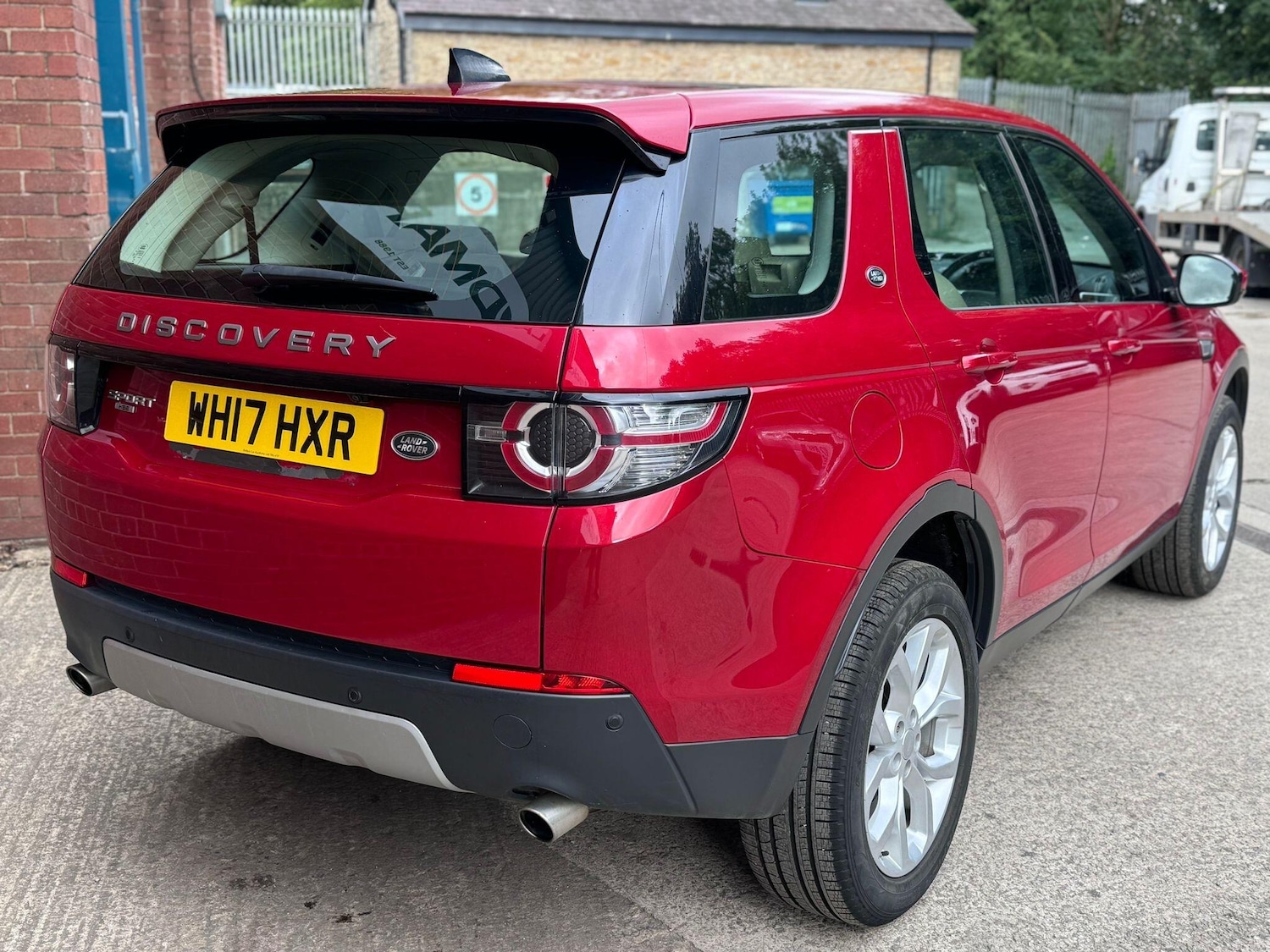 Used Land Rover Discovery Sport 2017 for sale - 76987697: Photo 6