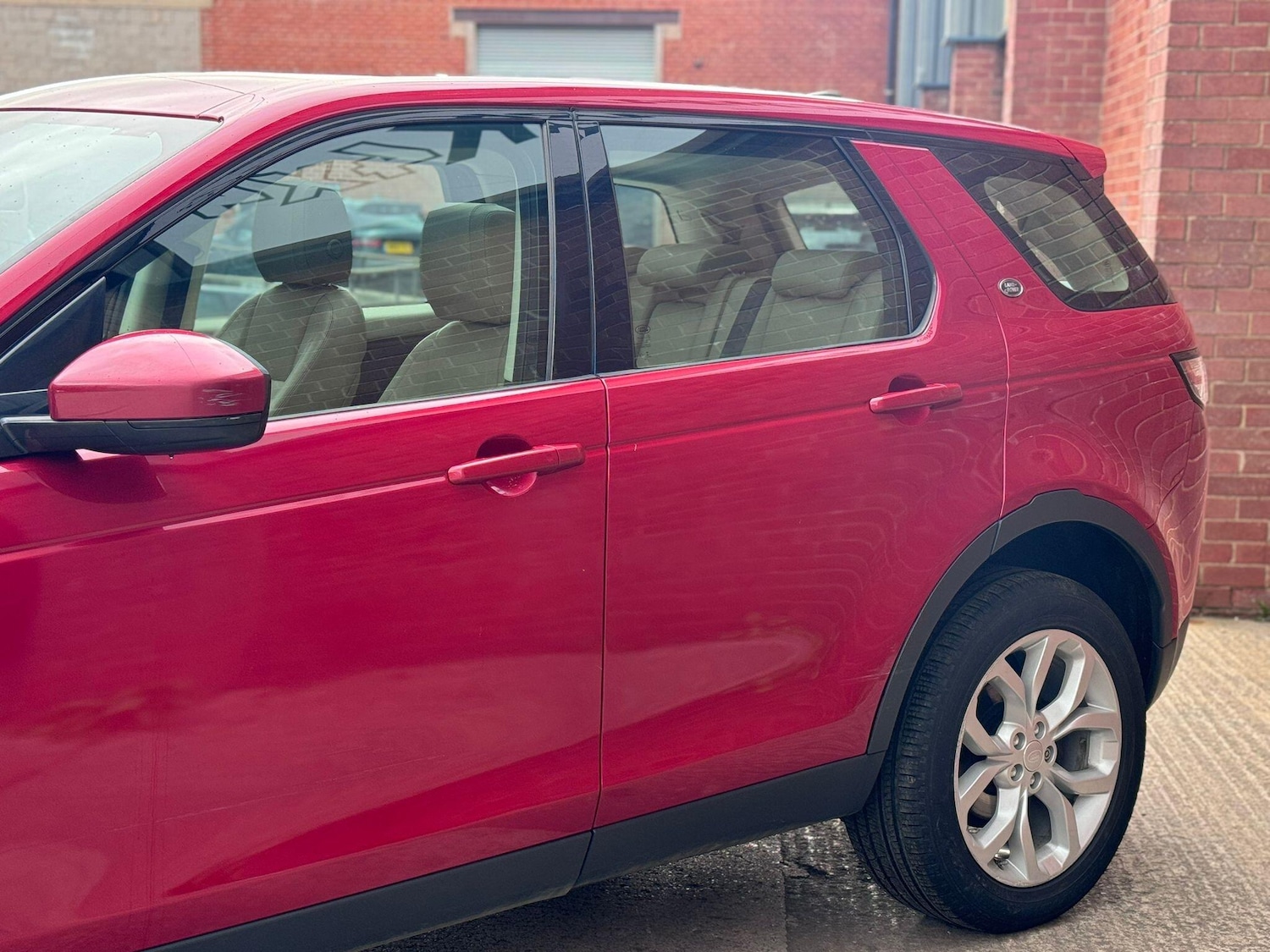 Used Land Rover Discovery Sport 2017 for sale - 76987697: Photo 7