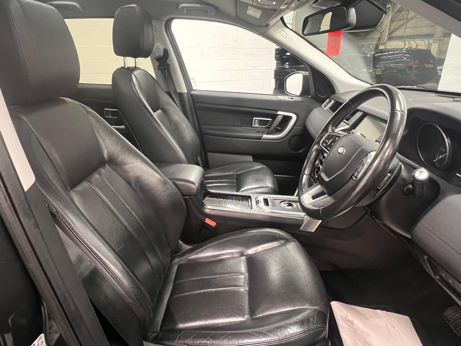 Used Land Rover Discovery Sport 2017 for sale - 76913825: Photo 10