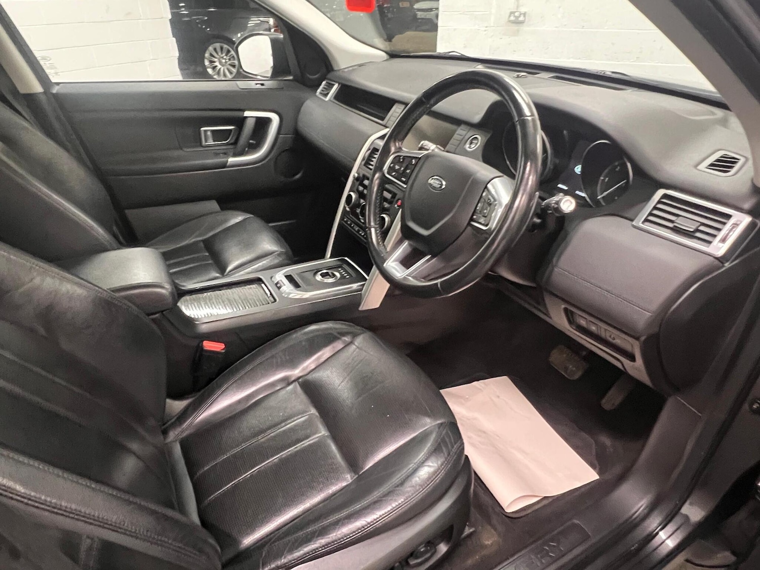 Used Land Rover Discovery Sport 2017 for sale - 76913825: Photo 11